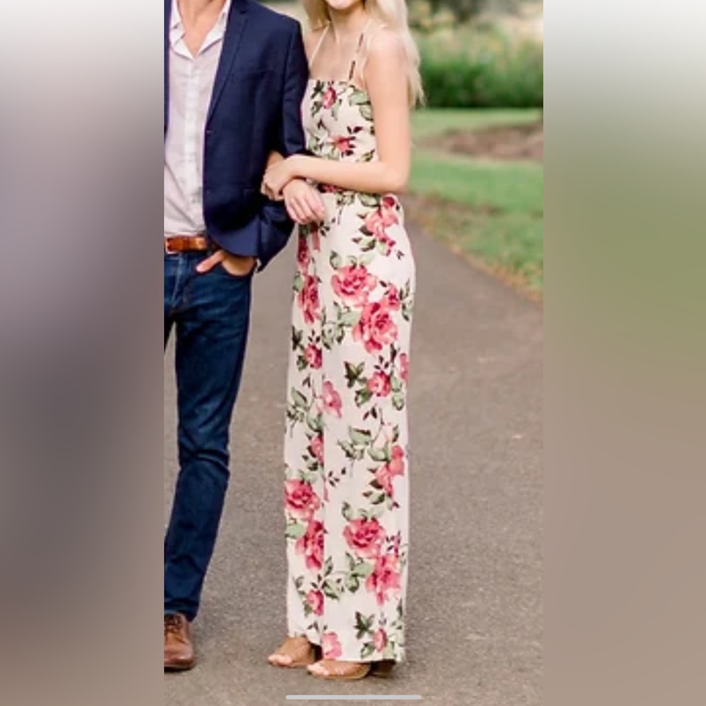 Vestique Size Small floral Sleeveless Maxi pants wide leg romper. Size Small